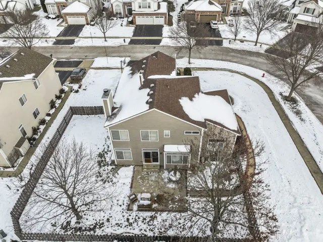 $475,000 | 1108 Heavens Gate, Lake In The Hills, IL 60156