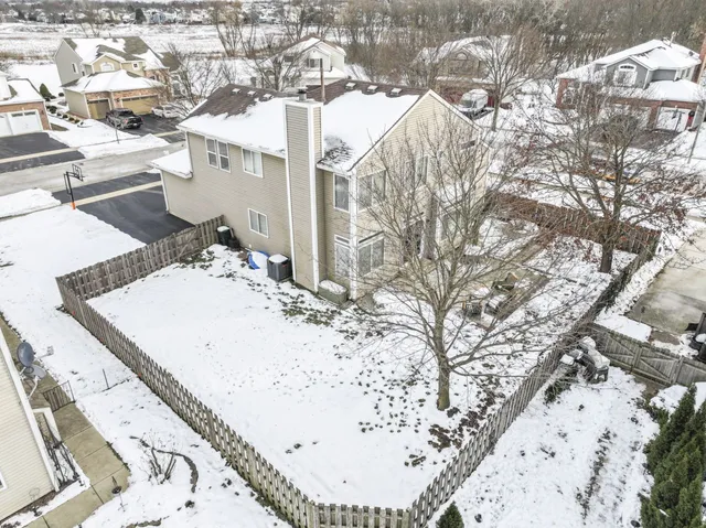 $475,000 | 1108 Heavens Gate, Lake In The Hills, IL 60156