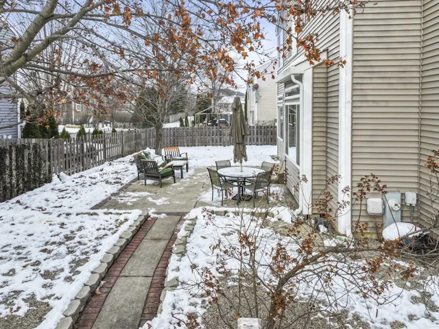 $475,000 | 1108 Heavens Gate, Lake In The Hills, IL 60156