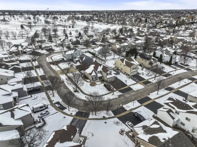 $475,000 | 1108 Heavens Gate, Lake In The Hills, IL 60156