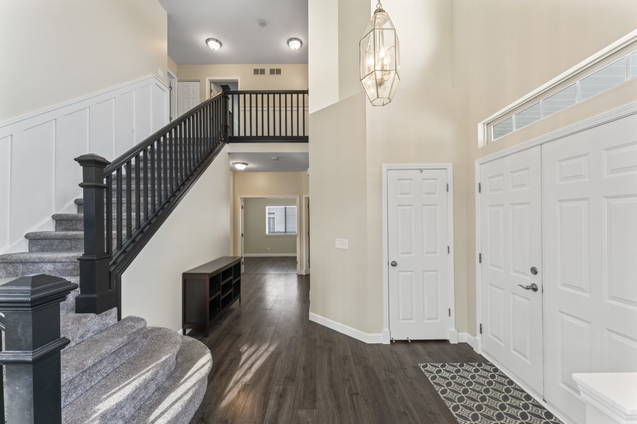 1108 Heavens Gate Lake In The Hills, IL 60156 - Photo 4 of 40