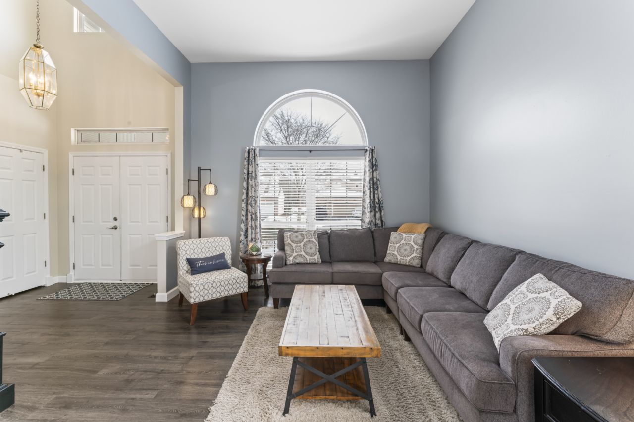 1108 Heavens Gate Lake In The Hills, IL 60156 - Photo 6 of 40