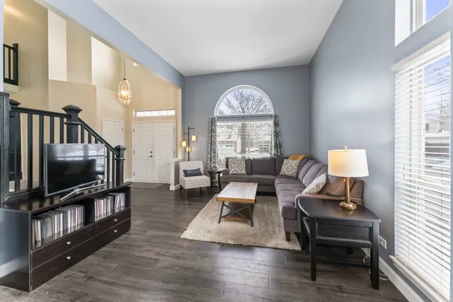 $475,000 | 1108 Heavens Gate, Lake In The Hills, IL 60156