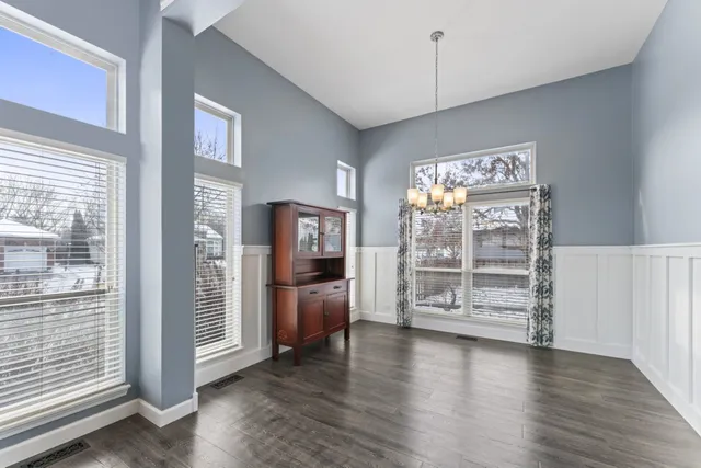 $475,000 | 1108 Heavens Gate, Lake In The Hills, IL 60156