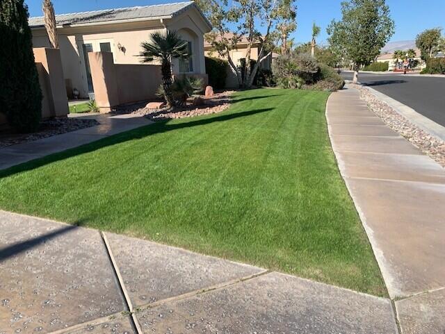 21 Napoleon Road Rancho Mirage, CA 92270 - Photo 3 of 20 a view of a backyard with a slide
