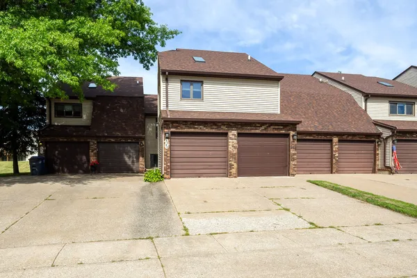 $115,000 | 3940 Partridge Circle, Unit D, Bettendorf, IA 52722
