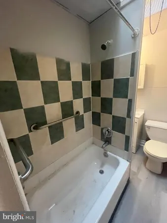 $1,585 | 814 Upland Street, Chester, PA 19013