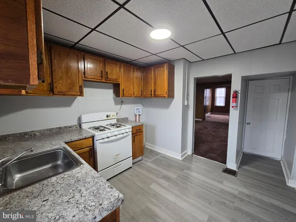 $1,585 | 814 Upland Street, Chester, PA 19013