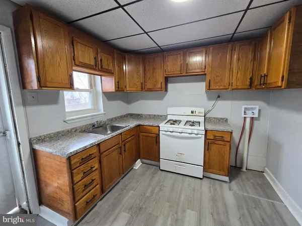 $1,585 | 814 Upland Street, Chester, PA 19013