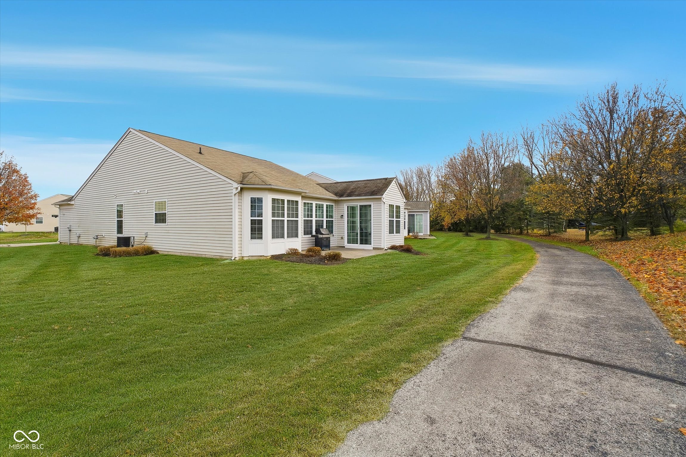 12766 Winery Way Fishers, IN 46037 - Photo 3 of 42