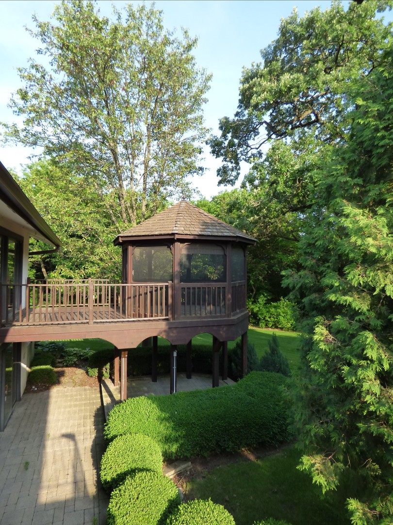 180 Stonegate Road Trout Valley, IL 60013 - Photo 13 of 74