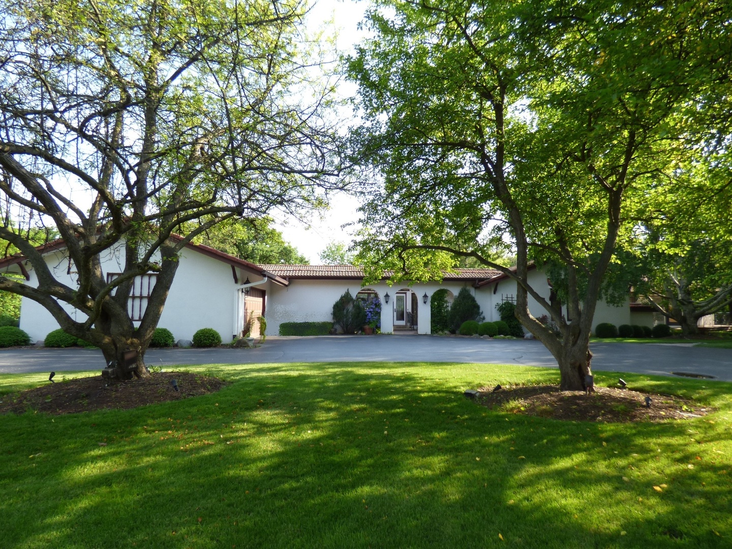 180 Stonegate Road Trout Valley, IL 60013 - Photo 4 of 74