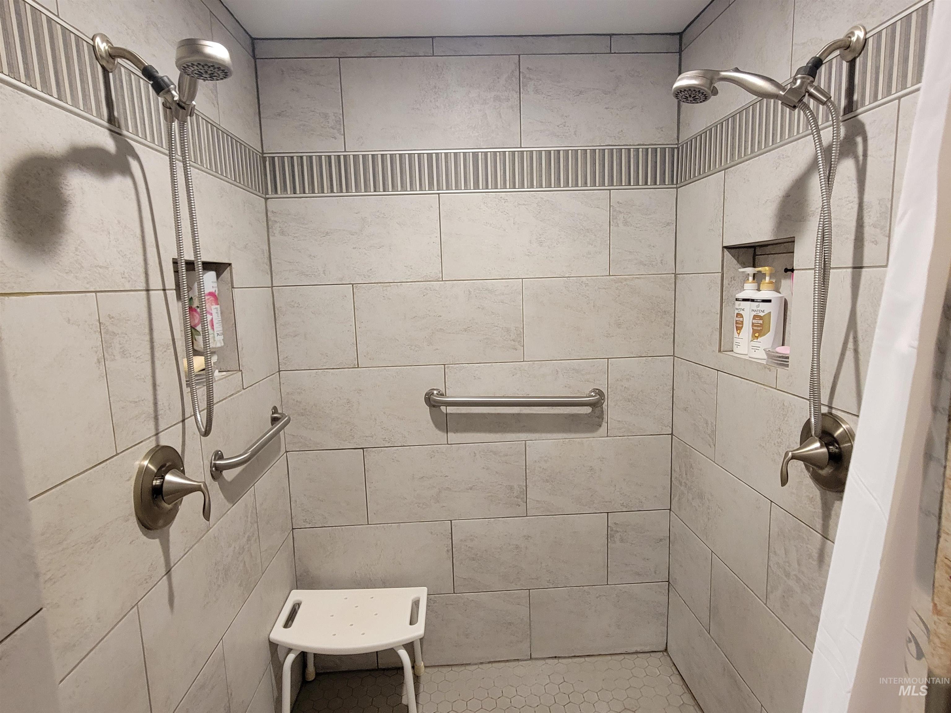 437 Clearcreek Road Kooskia, ID 83539 - Photo 19 of 45 Full bath with tiled shower