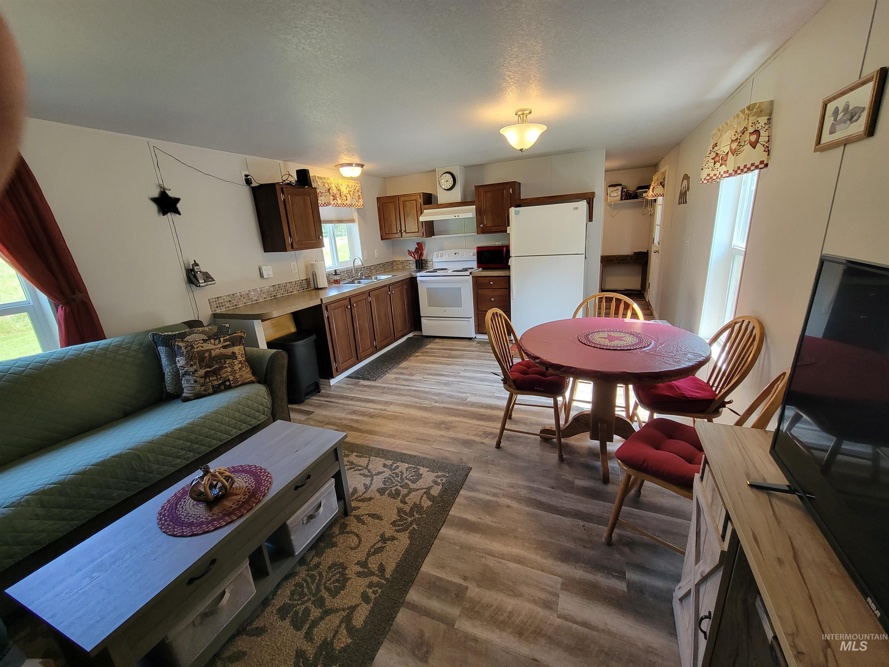 437 Clearcreek Road Kooskia, ID 83539 - Photo 38 of 45 Living area with wood finished floors