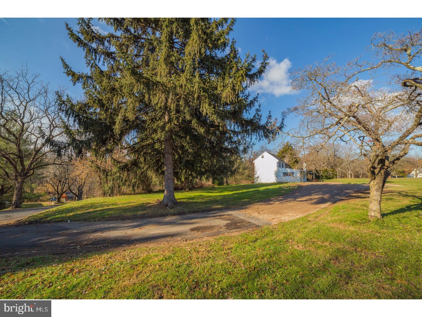 971 Spring City Road Phoenixville, PA 19460 - Photo 16 of 18 Driveway
