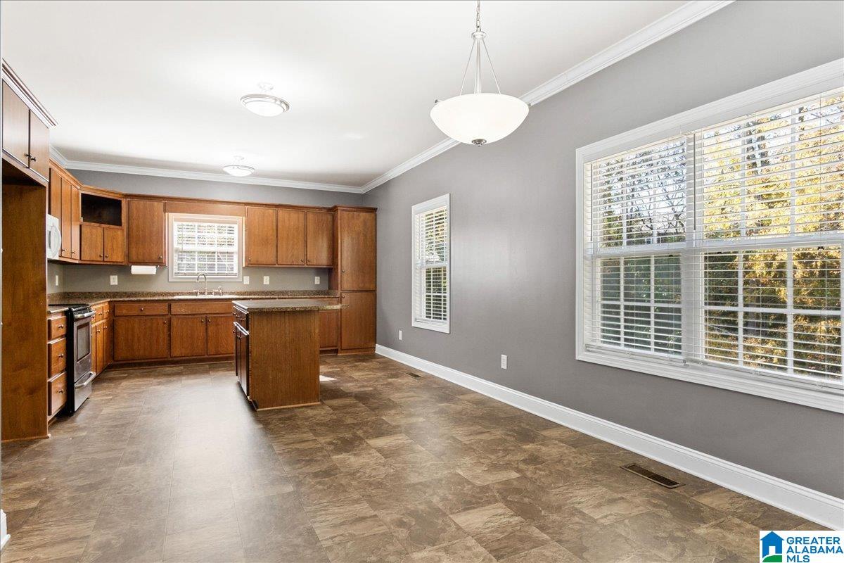 908 Azalea Road Oneonta, AL 35121 - Photo 9 of 47 Gallery Image 9