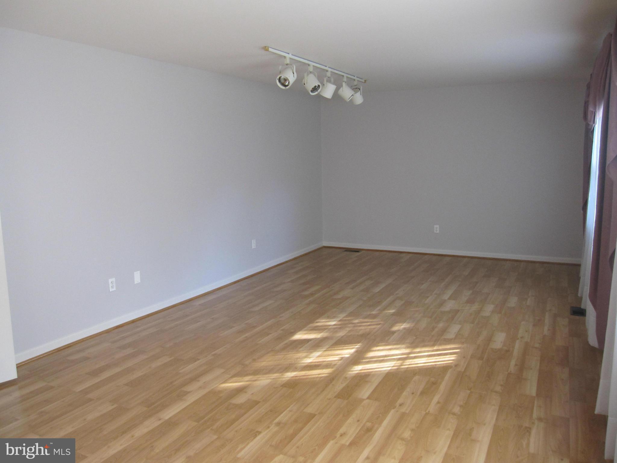2948 Birchtree Lane Silver Spring, MD 20906 - Photo 7 of 15 Living Room