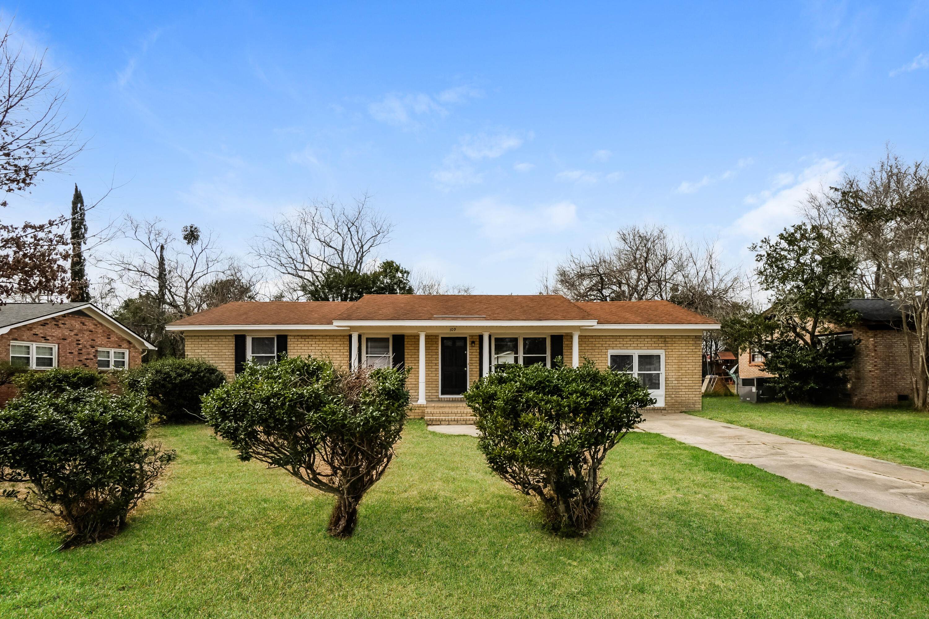 109 Wisteria Road Goose Creek, SC 29445 - Photo 1 of 16 000-photo-front-view-15201140