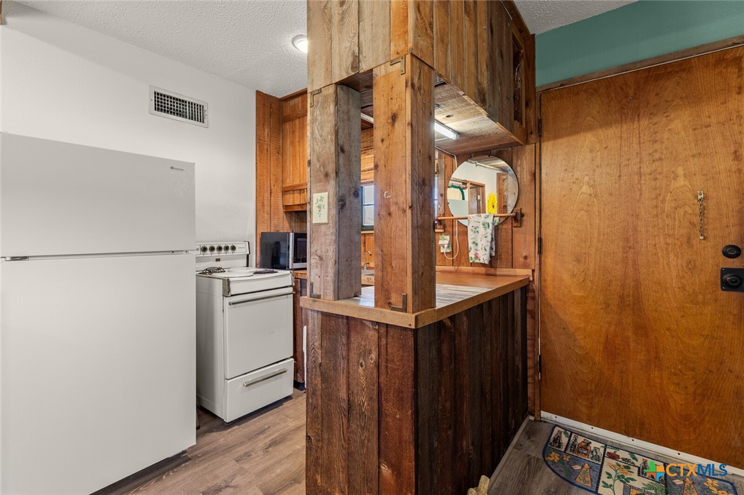1024 Backstrom Crossing Belton, TX 76513 - Photo 38 of 47 a view of walk in closet
