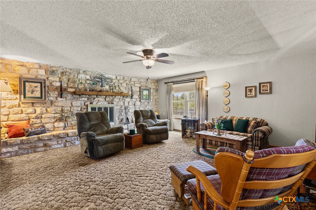 1024 Backstrom Crossing Belton, TX 76513 - Photo 6 of 47 a living room with furniture