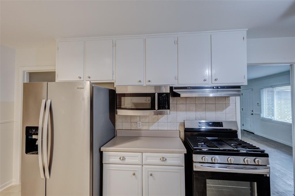 3263 Bilglade Road Fort Worth, TX 76133 - Photo 3 of 31 Gas stove