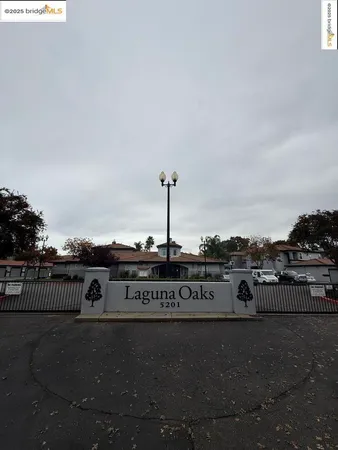 a view of terrace with city view