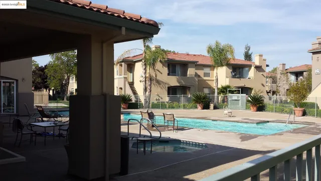 $354,990 | 5201 Laguna Oaks Drive, Unit 70, Elk Grove, CA 95758