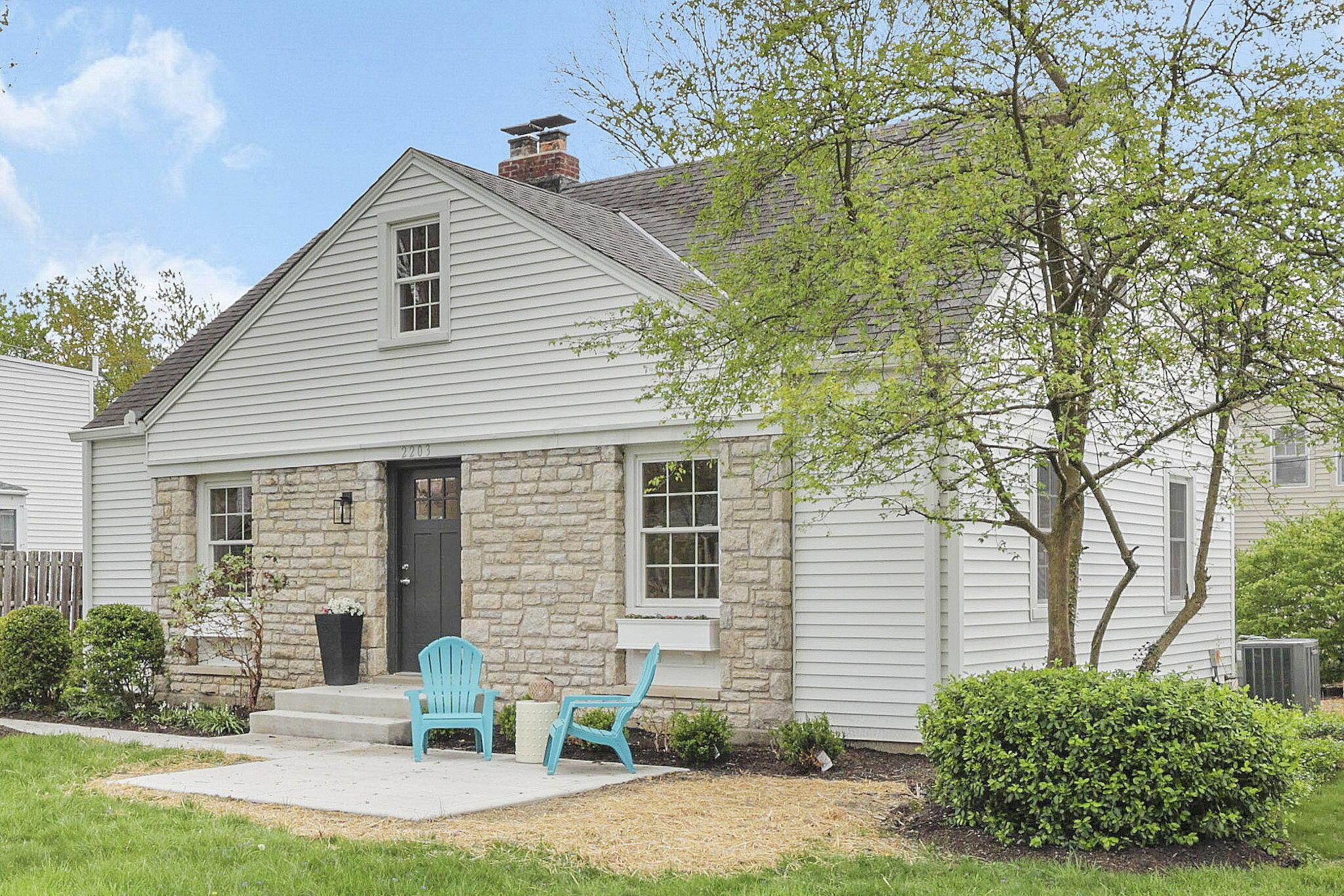 2203 Ridgeview Road Columbus, OH 43221 - Photo 49 of 60 Front of house