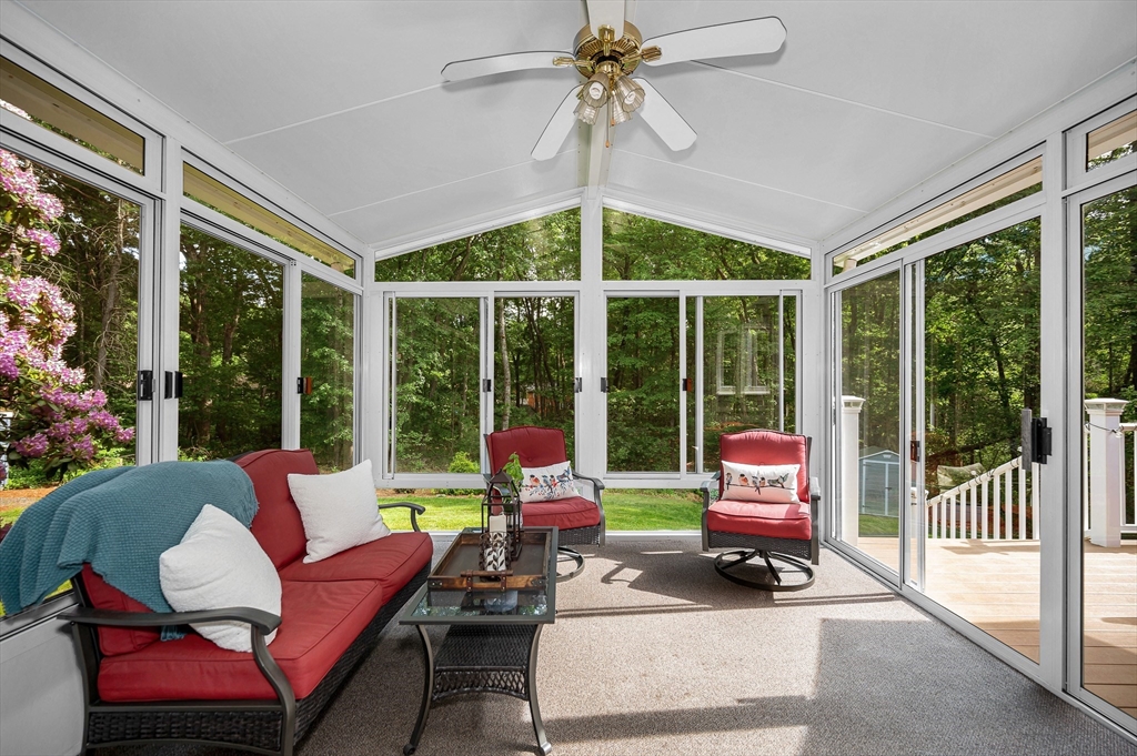 207 Trout Brook Road Dracut, MA 01826 - Photo 10 of 42