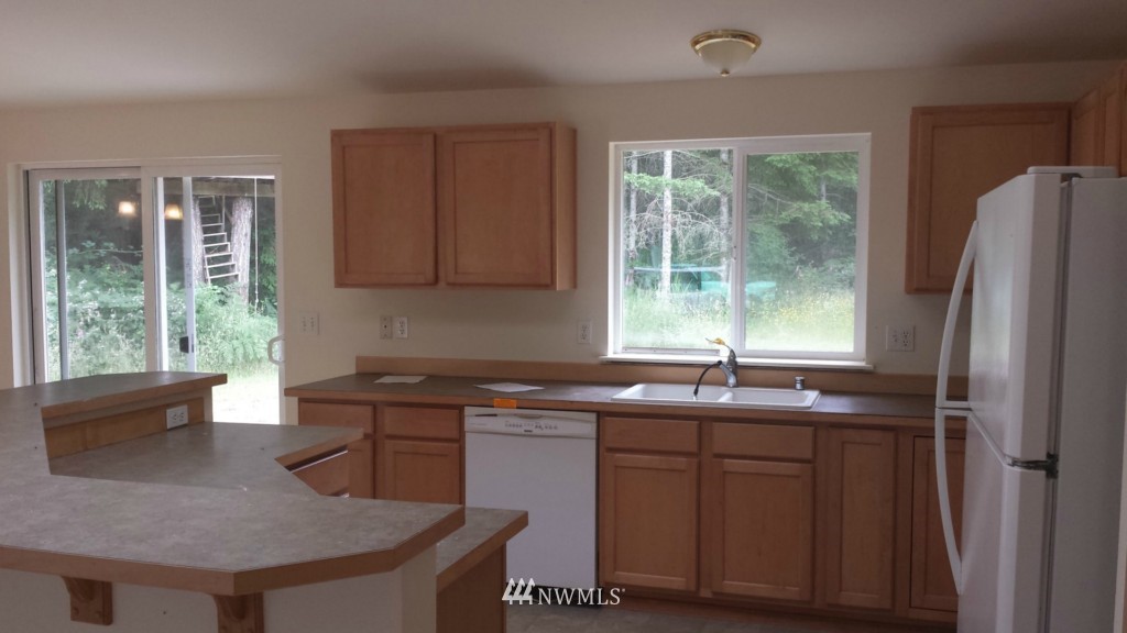 1570 East Grapeview Loop Road Grapeview, WA 98546 - Photo 3 of 22 Gallery Image 3