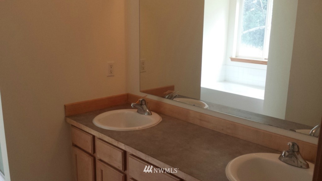 1570 East Grapeview Loop Road Grapeview, WA 98546 - Photo 8 of 22 Gallery Image 8