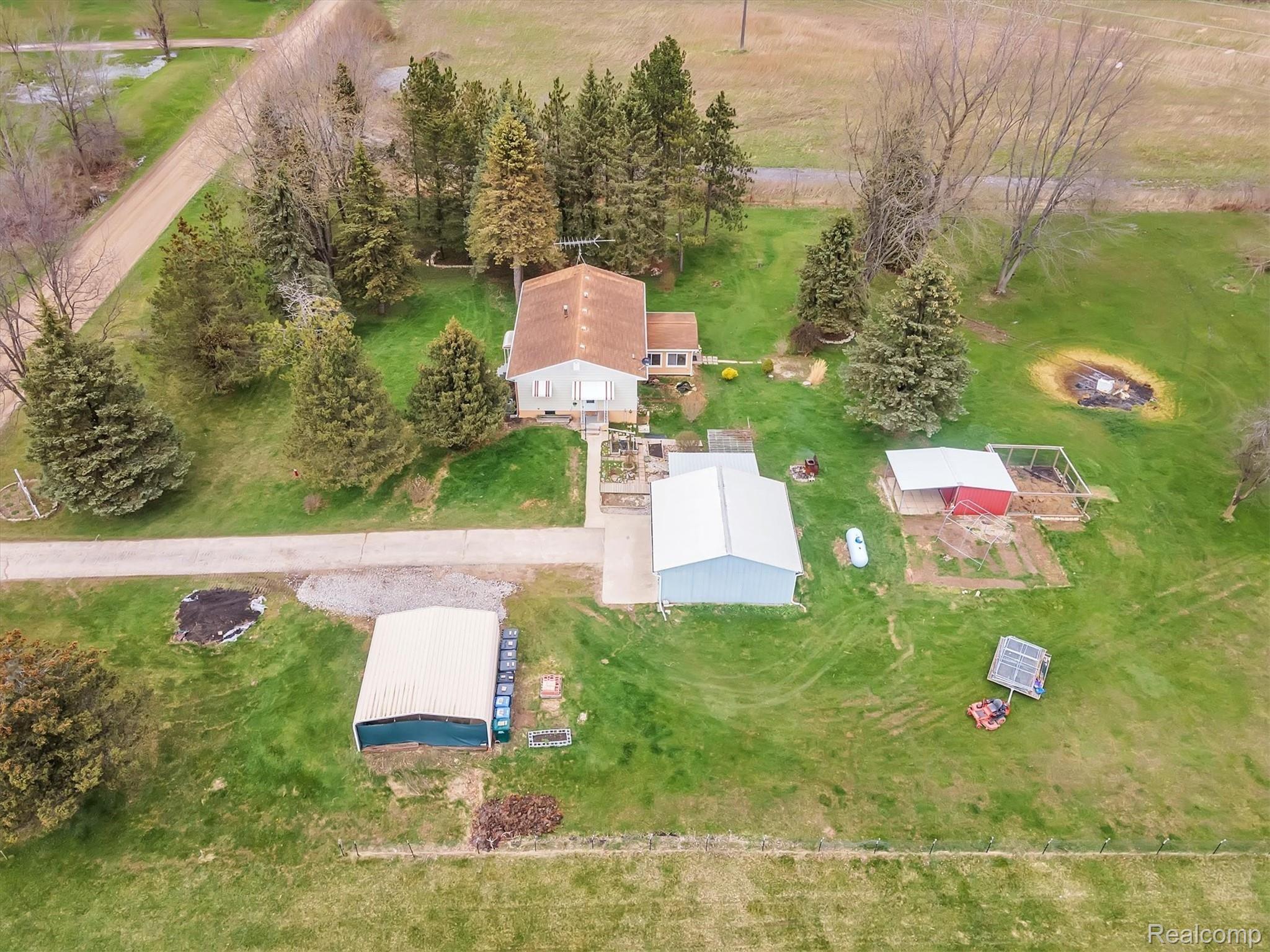 1050 North Gregory Road Fowlerville, MI 48836 - Photo 44 of 44 71-1050-N-Gregory-Rd-WindowStill-Real-Estate-Photography-71.jpg