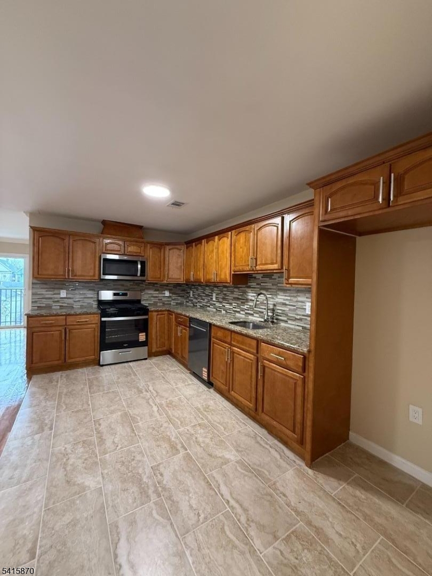 50 Delaware Street Elizabeth Port, NJ 07206 - Photo 3 of 16