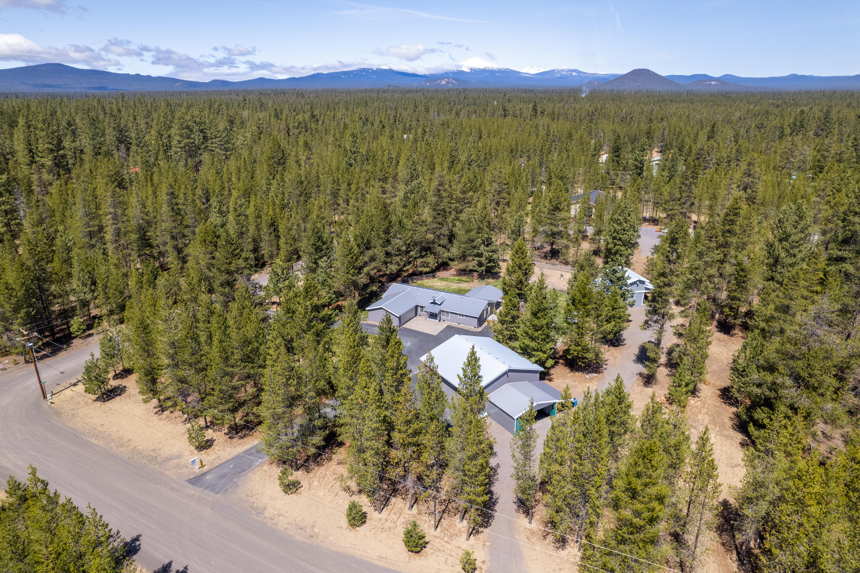15720 Dawn Road La Pine, OR 97739 - Photo 1 of 39 15720 Dawn Road 1 of 36