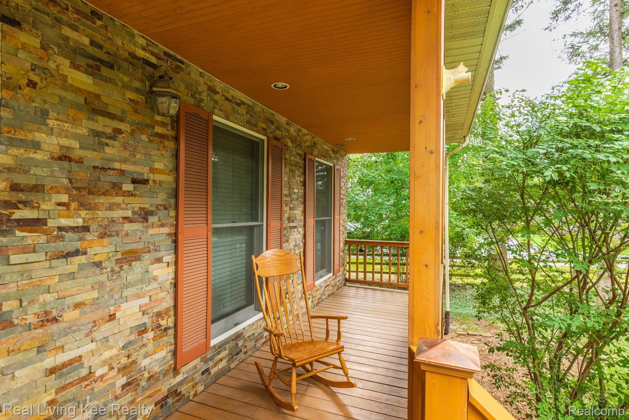 509 Driftwood Avenue Rochester, MI 48307 - Photo 3 of 48 Porch-1.jpg