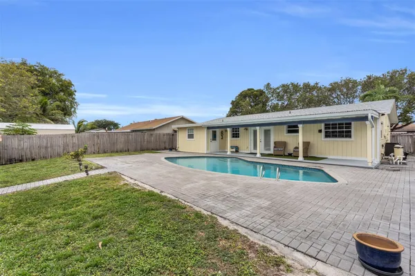 $4,000 | 9860 Northwest 3rd Street, Pembroke Pines, FL 33024