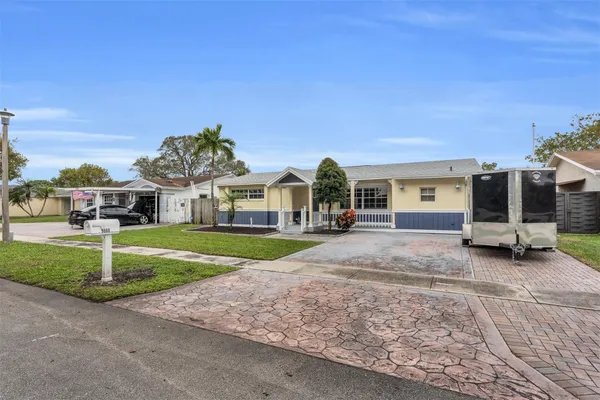 $4,000 | 9860 Northwest 3rd Street, Pembroke Pines, FL 33024