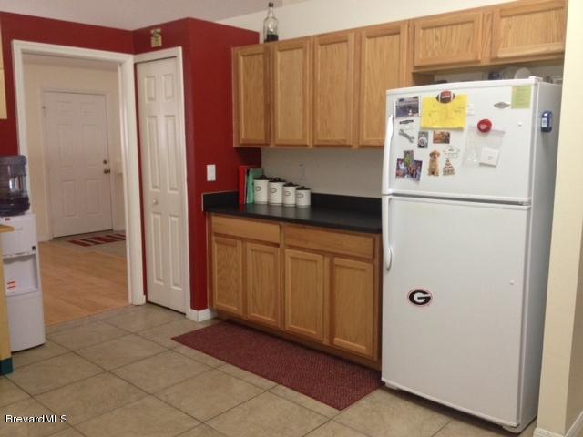 398 Tipton Road Southwest Palm Bay, FL 32908 - Photo 3 of 32 kitchen2