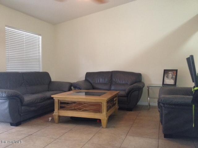 398 Tipton Road Southwest Palm Bay, FL 32908 - Photo 4 of 32 family1