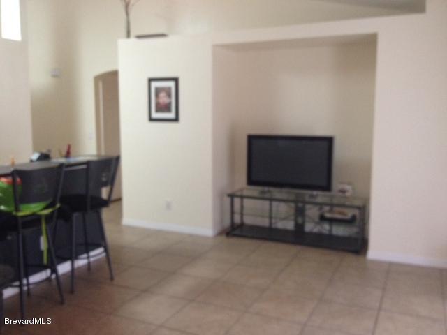 398 Tipton Road Southwest Palm Bay, FL 32908 - Photo 6 of 32 family2