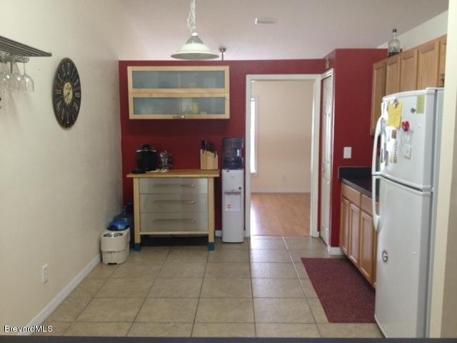 398 Tipton Road Southwest Palm Bay, FL 32908 - Photo 9 of 32 kitchen1