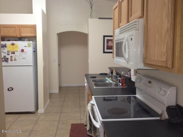 398 Tipton Road Southwest Palm Bay, FL 32908 - Photo 10 of 32 kitchen3