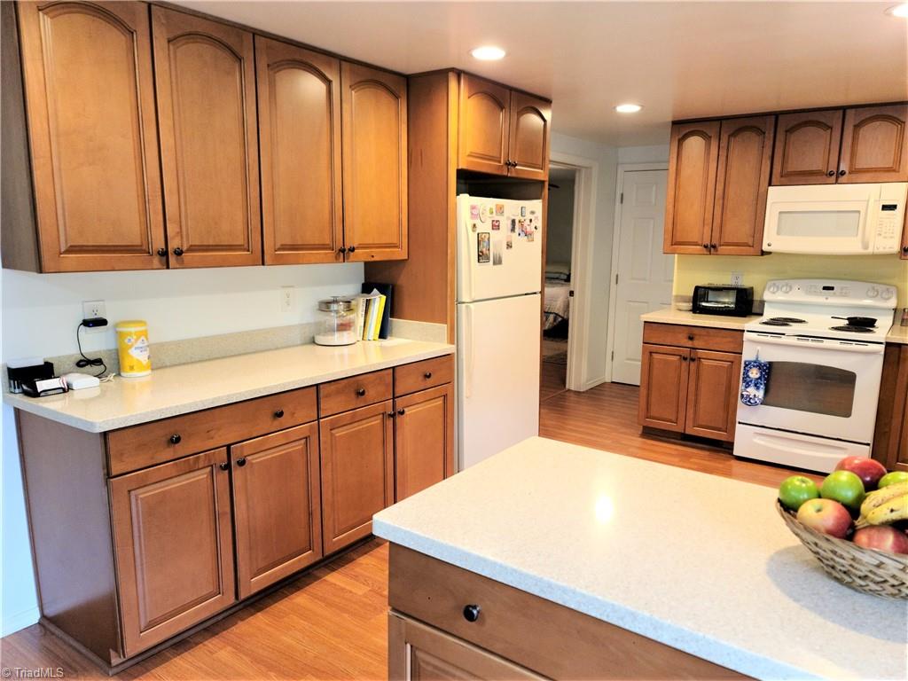 1340 Johnson Road King, NC 27021 - Photo 4 of 34