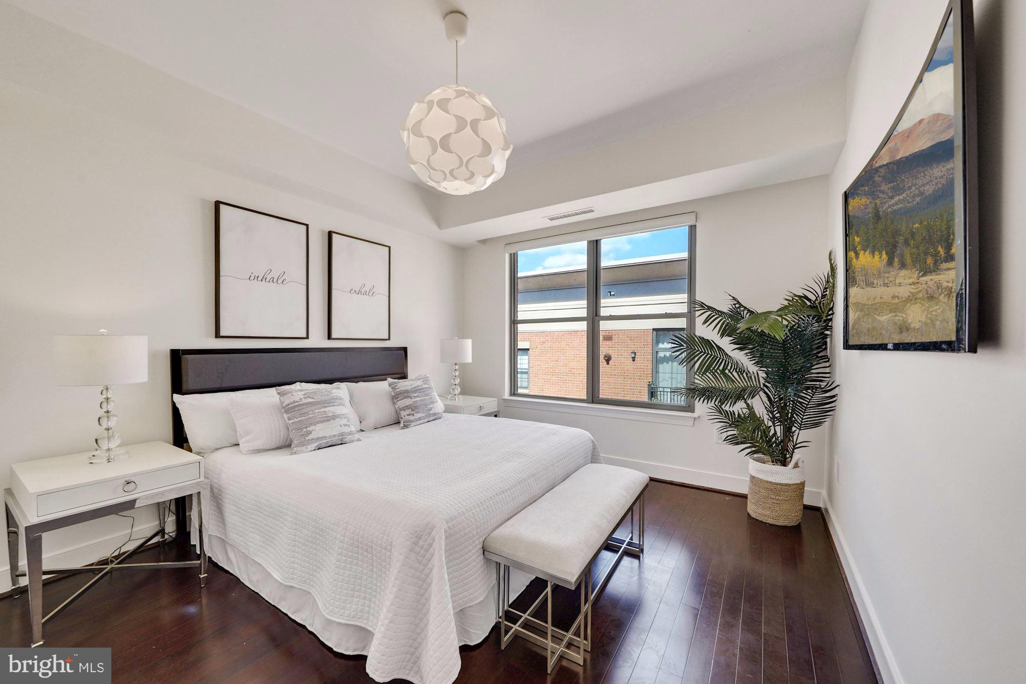 2425 L Street Northwest, Unit 908 Washington, DC 20037 - Photo 4 of 19