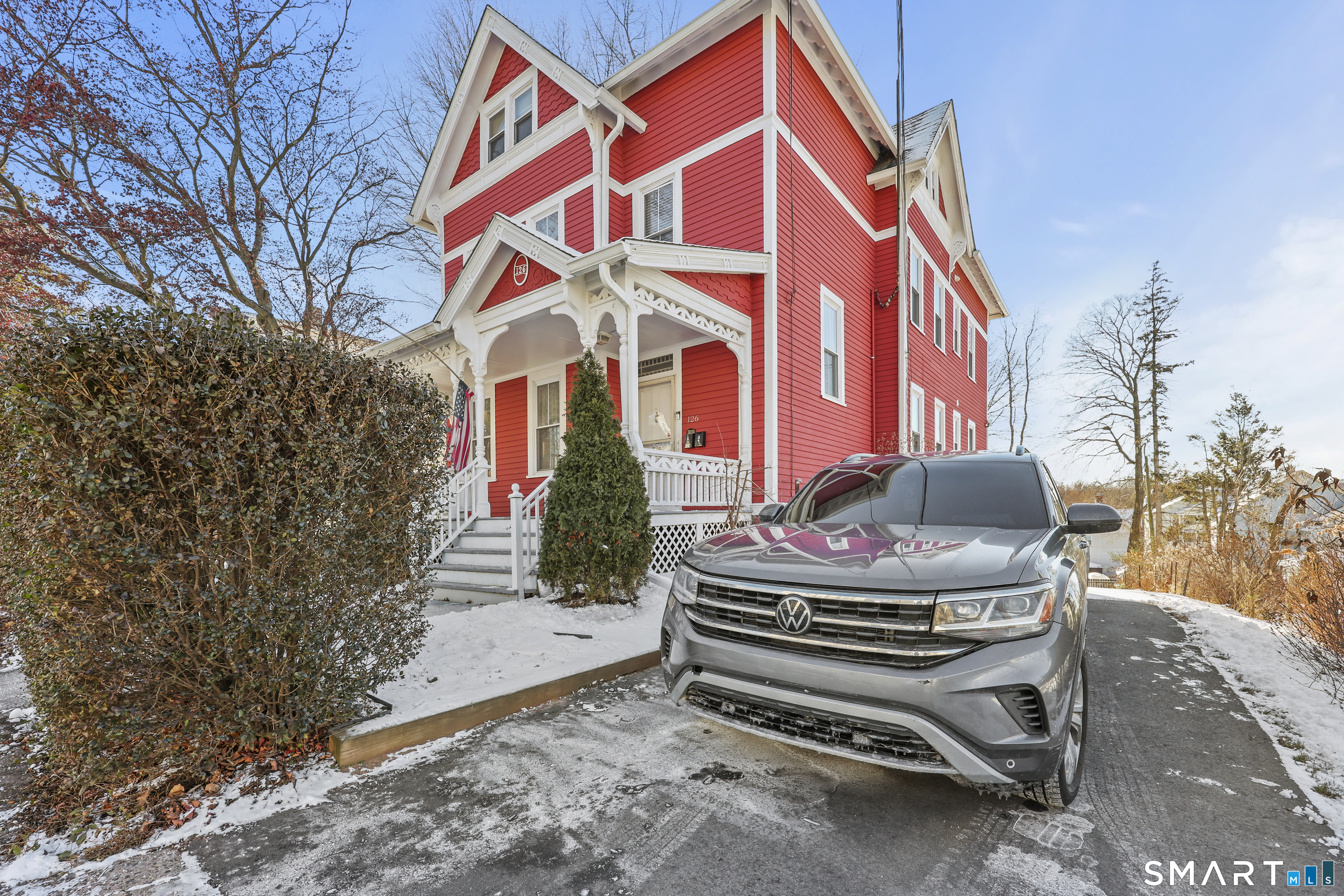 126 Winthrop Street New Britain, CT 06052 - Photo 3 of 31