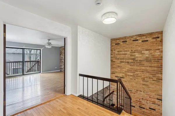 $400,000 | 105 West Dover Drive, Mount Prospect, IL 60056