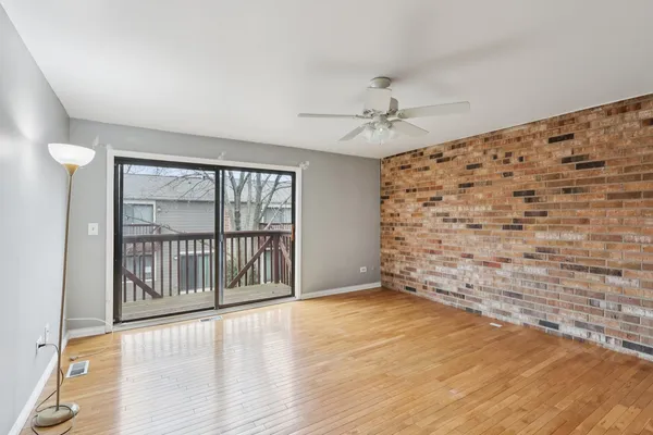 $400,000 | 105 West Dover Drive, Mount Prospect, IL 60056