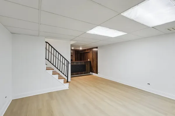 $400,000 | 105 West Dover Drive, Mount Prospect, IL 60056