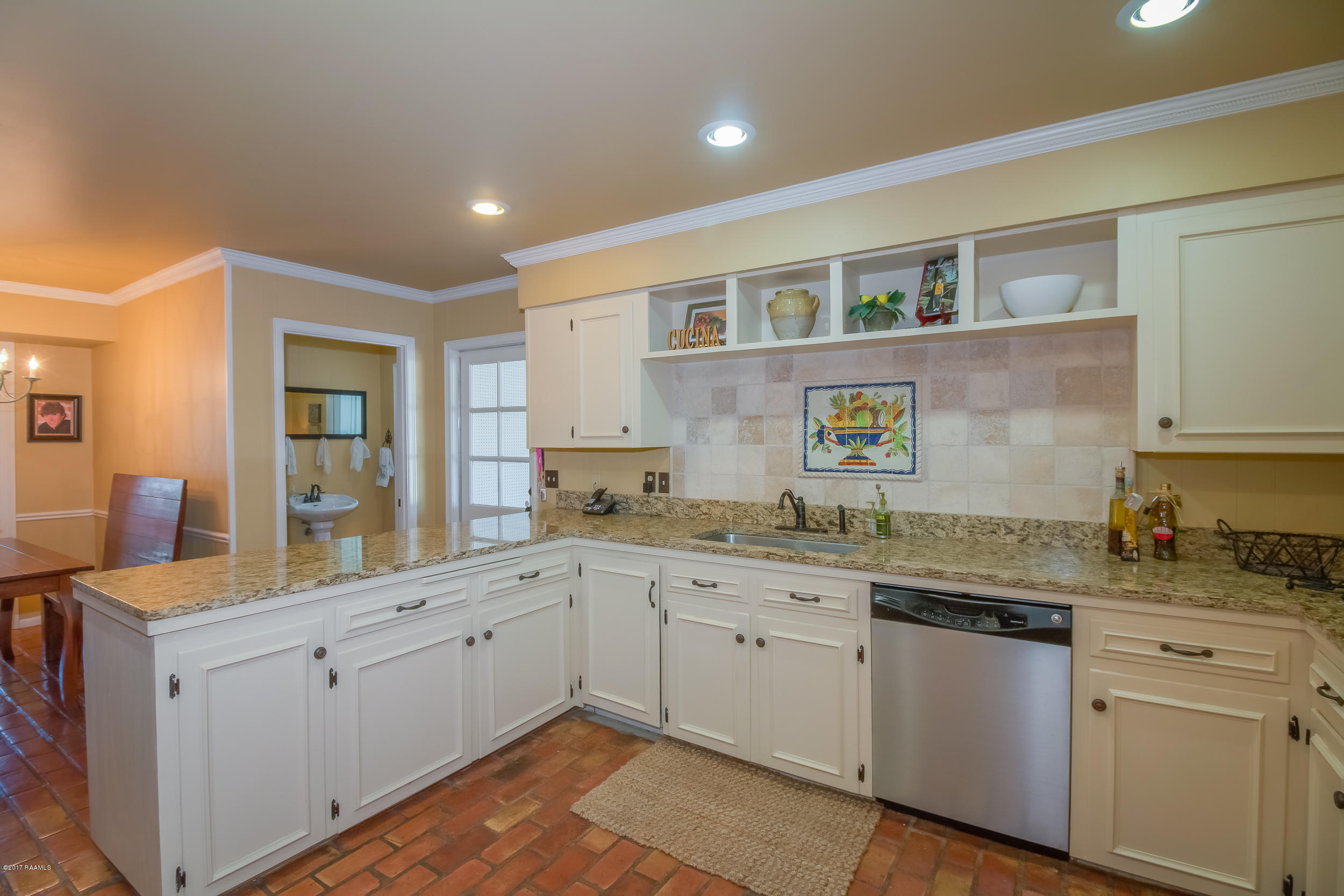 102 Hampton Road Lafayette, LA 70503 - Photo 6 of 28 InteriorHampton-9
