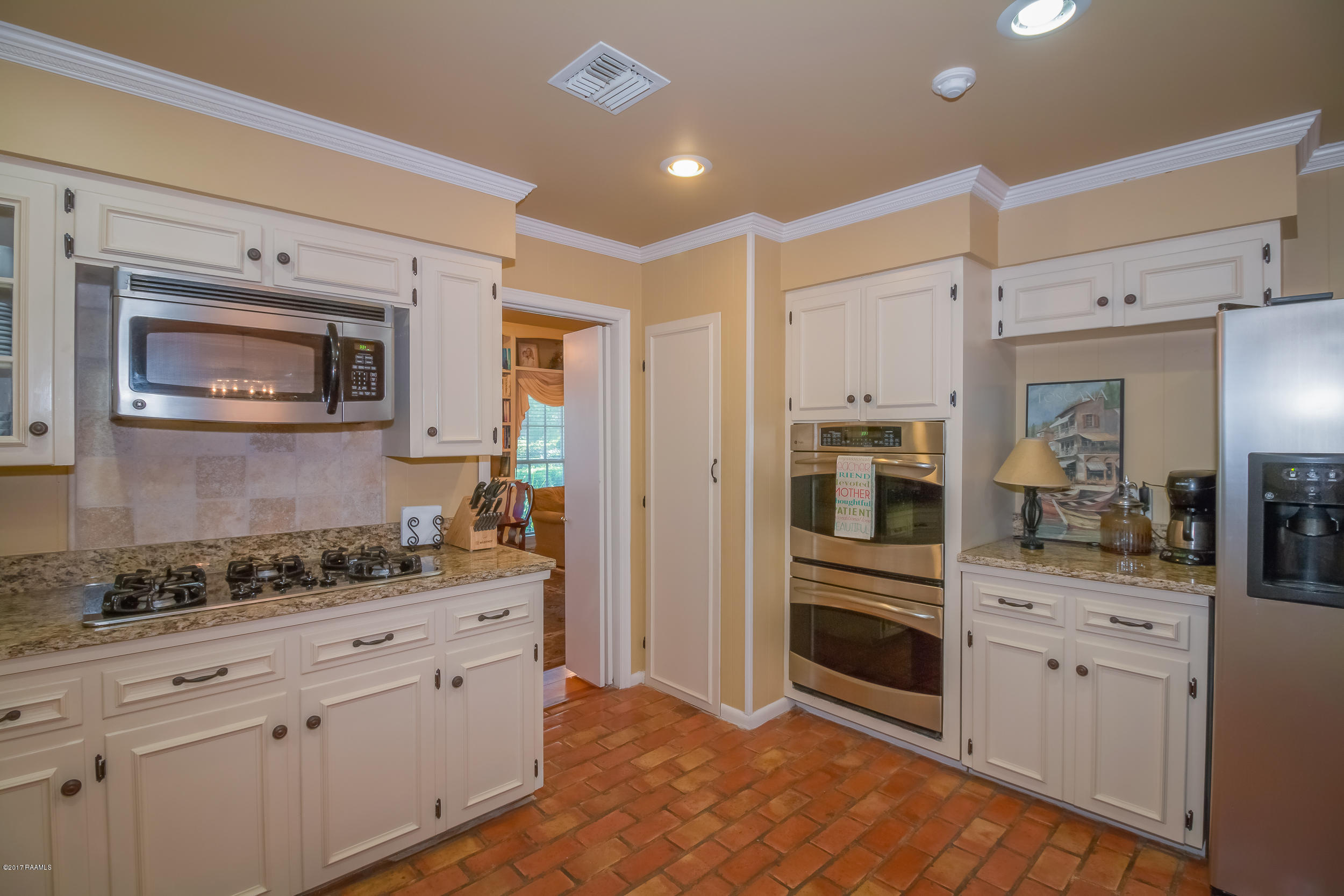102 Hampton Road Lafayette, LA 70503 - Photo 7 of 28 InteriorHampton-11
